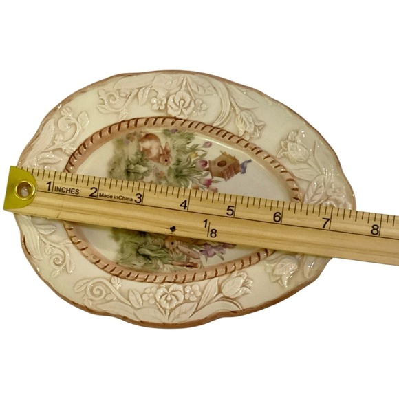 Cracker Barrel Easter Treasures Bunny Oval Plate Susan Winget Collectible - Picture 4 of 5